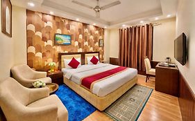 Hotel Vista Inn, Karol Bagh, New Delhi - Near Metro